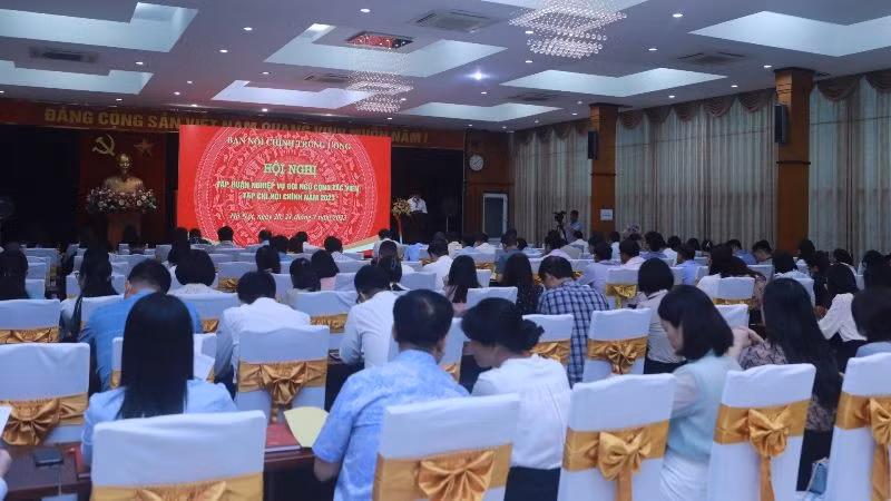 Quanh cảnh hội nghị.