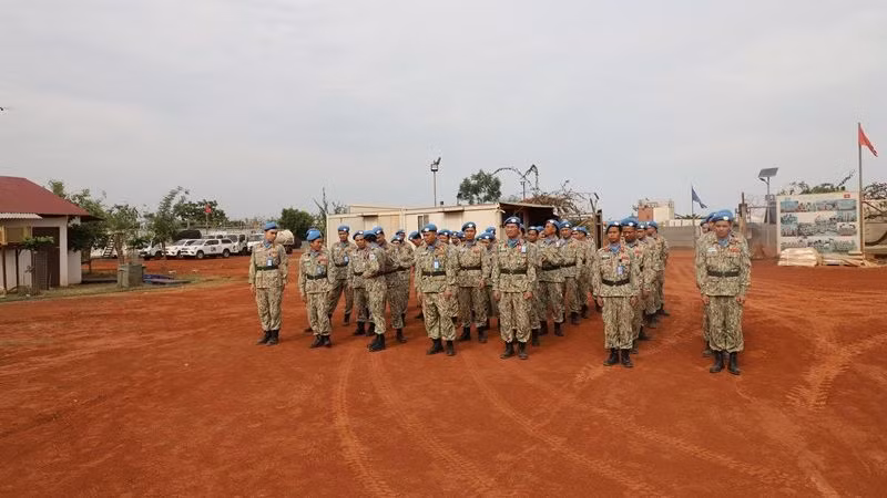 Cán bộ, nhân viên Bệnh viện dã chiến cấp 2, số 4 tham dự buổi lễ. (ẢNH: Bệnh viện dã chiến cấp 2, số 4 cung cấp)