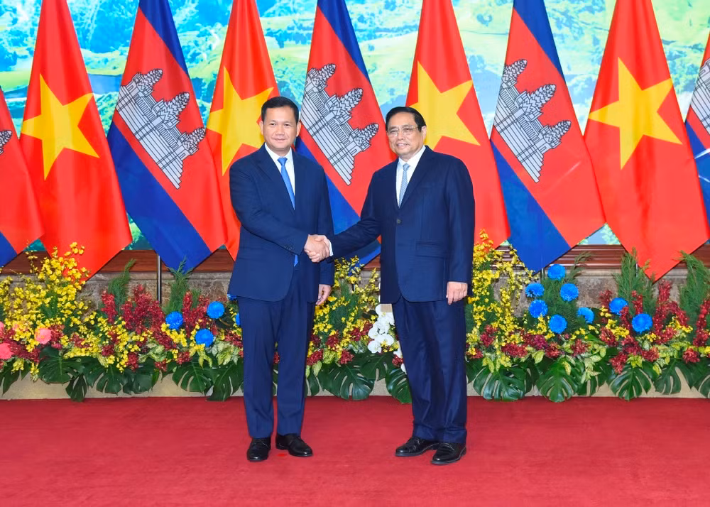Thủ tướng Phạm Minh Chính và Thủ tướng Vương quốc Campuchia Samdech Moha Bovor Thipadei Hun Manet.