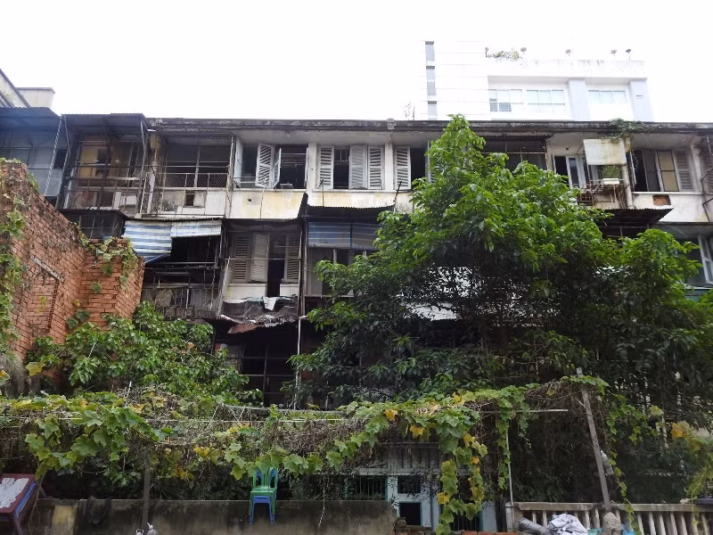 Chung cư cũ cấp D tại địa chỉ 128 Hai Bà Trưng, quận 1. 