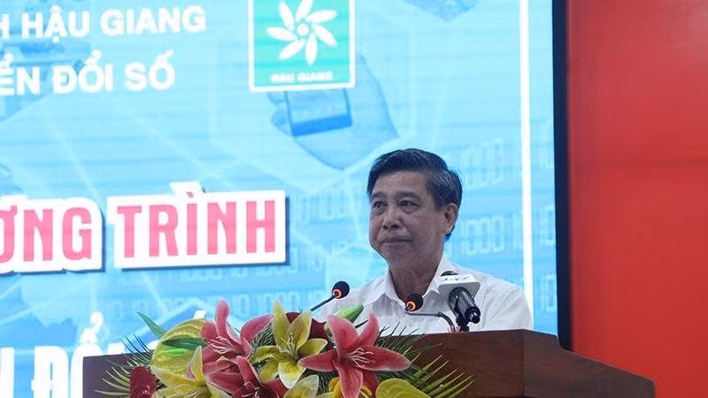 Chủ tịch UBND tỉnh Hậu Giang phát biểu tại buổi lễ.