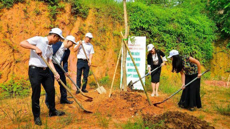 Lễ phát động chung tay xanh hóa học đường năm học 2022.