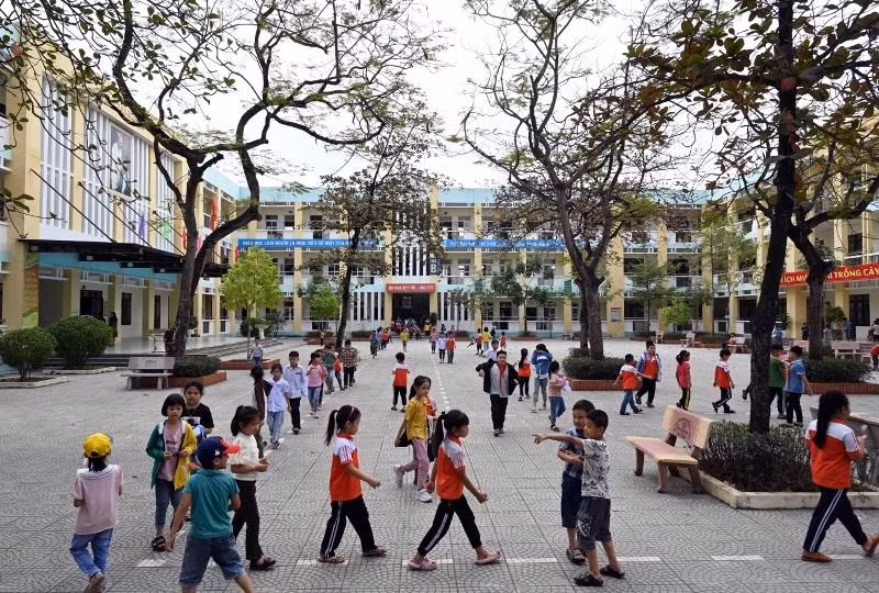 Trường Tiểu học Tự Lập A, xã Tự Lập được đầu tư xây dựng khang trang với trang thiết bị đầy đủ phục vụ công tác giảng dạy. (Ảnh Duy Linh)