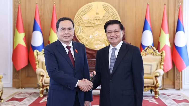 Chủ tịch Quốc hội Trần Thanh Mẫn hội kiến Tổng Bí thư, Chủ tịch nước Lào Thongloun Sisoulith. (Ảnh: Thống Nhất/TTXVN)