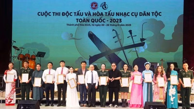 Trao giải Nhất cho 30 tác phẩm tại cuộc thi.