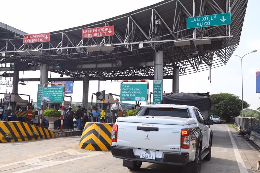 Nhiều phương tiện gặp lỗi khi qua trạm thu phí không dừng ảnh 15
