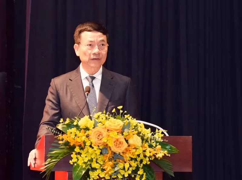 Bộ trưởng Thông tin và Truyền thông Nguyễn Mạnh Hùng phát biểu tại hội nghị.