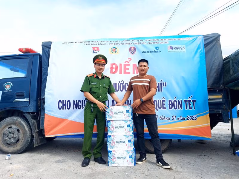 Các nhà hảo tâm liên tiếp đồng hành cùng chương trình.