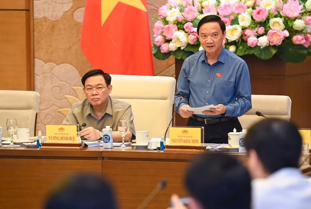 Phó Chủ tịch Quốc hội Nguyễn Khắc Định phát biểu tại buổi làm việc.