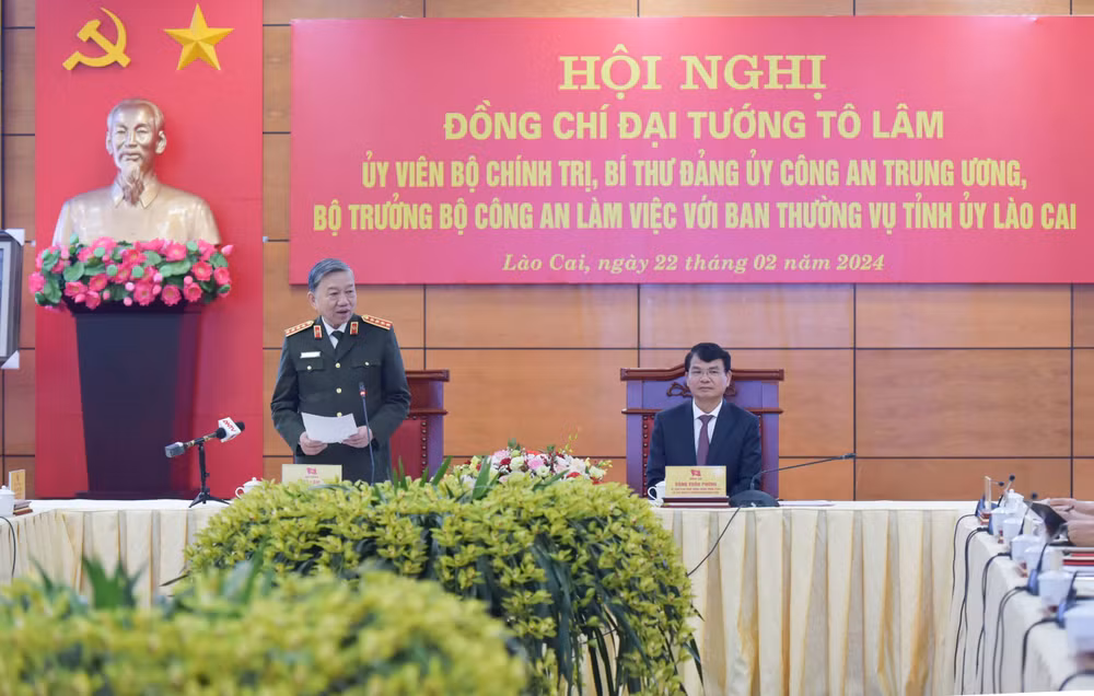 Đoàn công tác Bộ Công an làm việc với Ban Thường vụ tỉnh ủy Lào Cai.