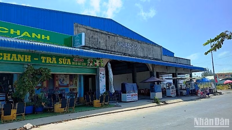 Một góc dự án đầu tư xây dựng Khu nhà ở và chợ thị trấn Rạch Gốc đã đưa vào khai thác quầy sạp.