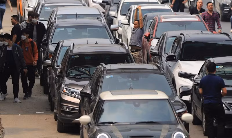 Nguy cơ tái diễn tình trạng đăng kiểm ùn tắc 