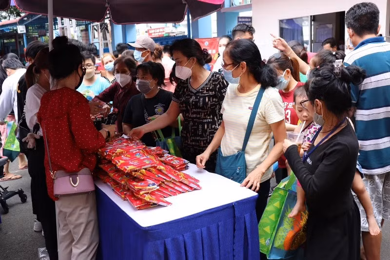 Chương trình “Phiên chợ 0 đồng” trở thành hoạt động hàng năm trong mỗi dịp Xuân về tại Bệnh viện Nhi Đồng 1. Ảnh: Yến Ngọc