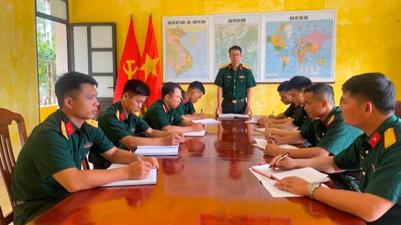 Đảng ủy Tiểu đoàn 8, Trung đoàn 18, Sư đoàn 325, Quân đoàn 12 (Bộ Quốc phòng), triển khai thực hiện mô hình “Tổ rà soát chất lượng chính trị chiến sĩ mới năm 2024”. Ảnh: Đức Truyền.