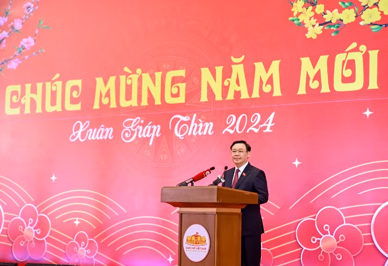 Chủ tịch Quốc hội Vương Đình Huệ phát biểu tại buổi gặp mặt. (Ảnh: DUY LINH)