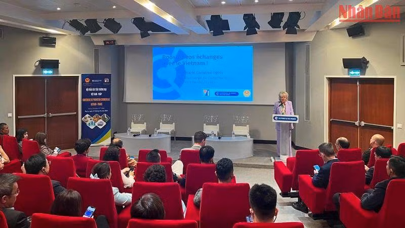 Tại hội thảo, nhiều doanh nghiệp Pháp bày tỏ mong muốn đầu tư và hợp tác với các doanh nghiệp sản xuất và xuất nhập khẩu nông sản Việt Nam. (Ảnh: Khải Hoàn)