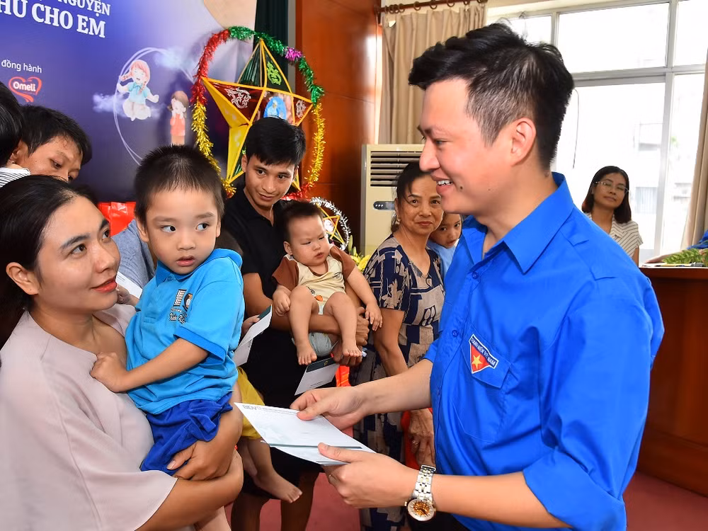 [Ảnh] Trung thu yêu thương cùng các em thiếu nhi tại Bệnh viện Phục hồi chức năng Hà Nội ảnh 10