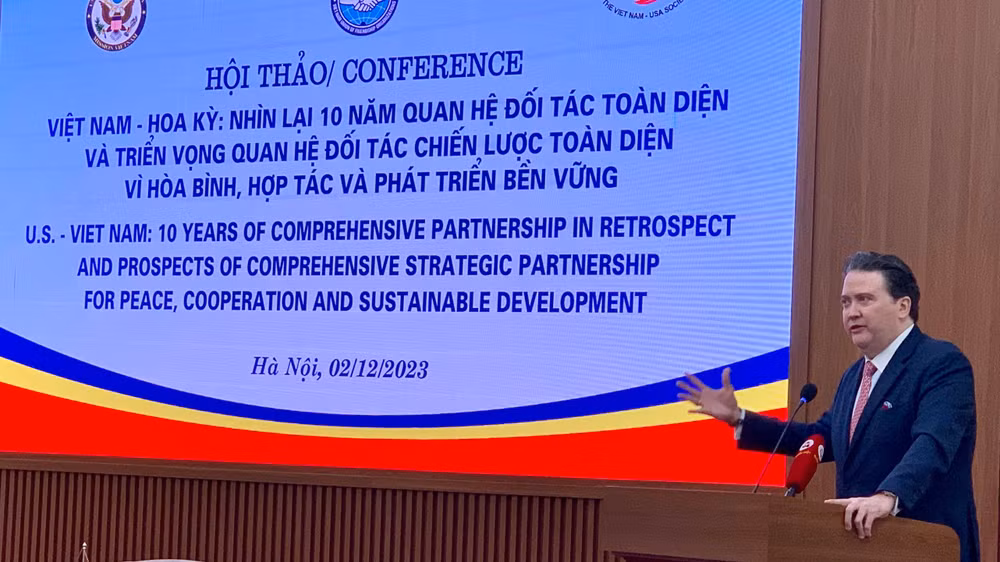 Đại sứ Hoa Kỳ tại Việt Nam Marc E.Knapper chia sẻ ý kiến tại hội thảo.