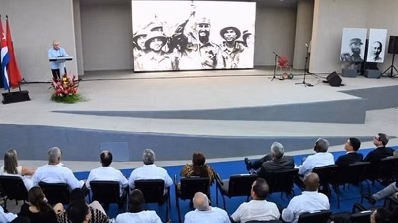 Hoạt động kỷ niệm 50 năm chuyến thăm Việt Nam của lãnh tụ Fidel Castro.