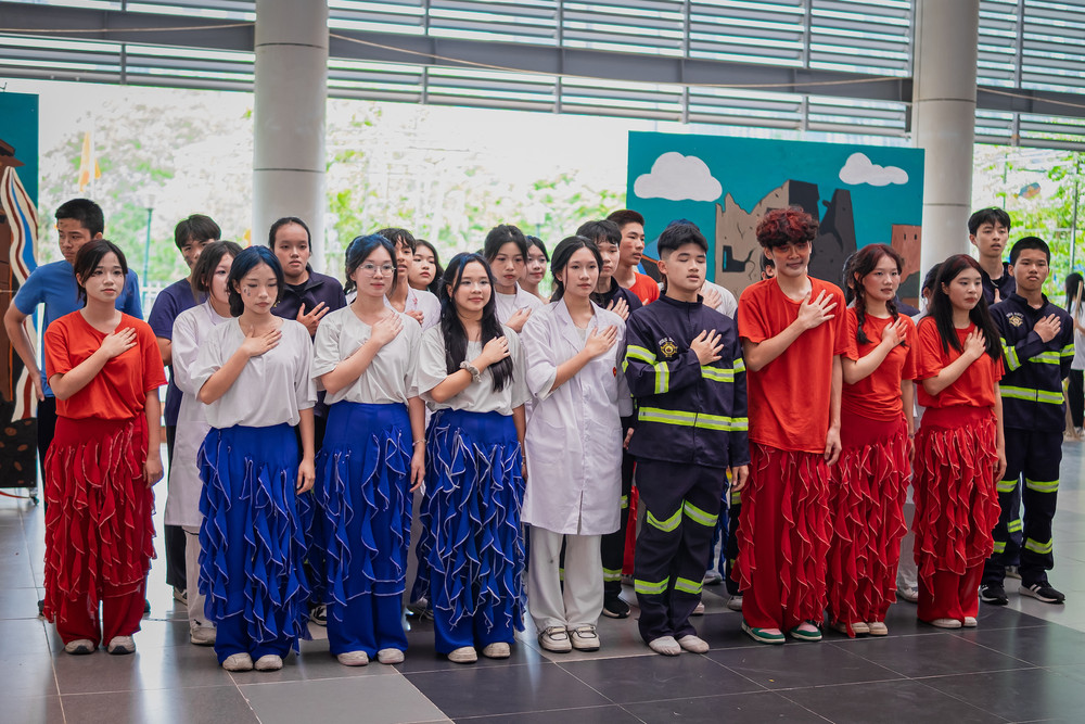 Các học sinh đã mang tới những phần trình diễn có kỹ thuật, sự đầu tư công phu và cả thông điệp sâu sắc. Các học sinh đã mang tới những phần trình diễn có kỹ thuật, sự đầu tư công phu và cả thông điệp sâu sắc.