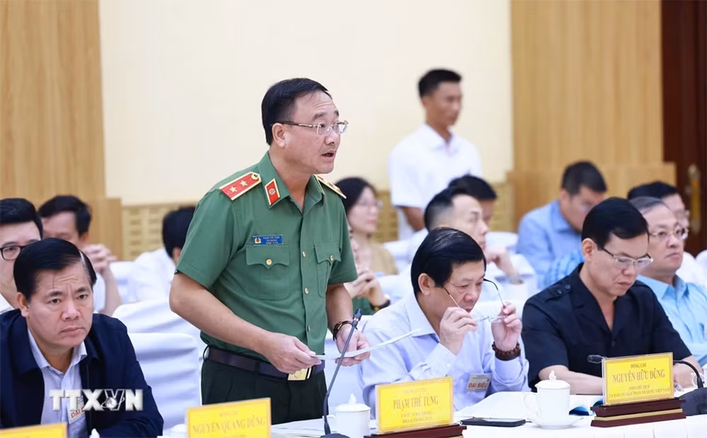 Trung tướng Phạm Thế Tùng, Thứ trưởng Công an báo cáo tình hình an ninh trật tự vùng Tây Nguyên.