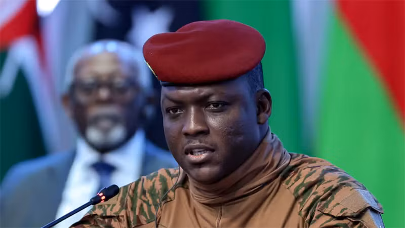 Tổng thống chuyển tiếp của Burkina Faso, ông Ibrahim Traoré dự một phiên họp trong Hội nghị cấp cao Nga-châu Phi tại Saint Petersburg, Nga, ngày 28/7/2023. (Ảnh: Reuters)