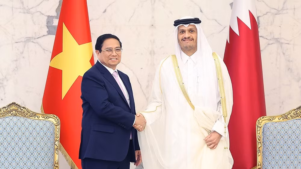Thủ tướng Phạm Minh Chính hội đàm với Thủ tướng Nhà nước Mohammed bin Abdulrahman bin Jassim Al Thani. (Ảnh: TTXVN)