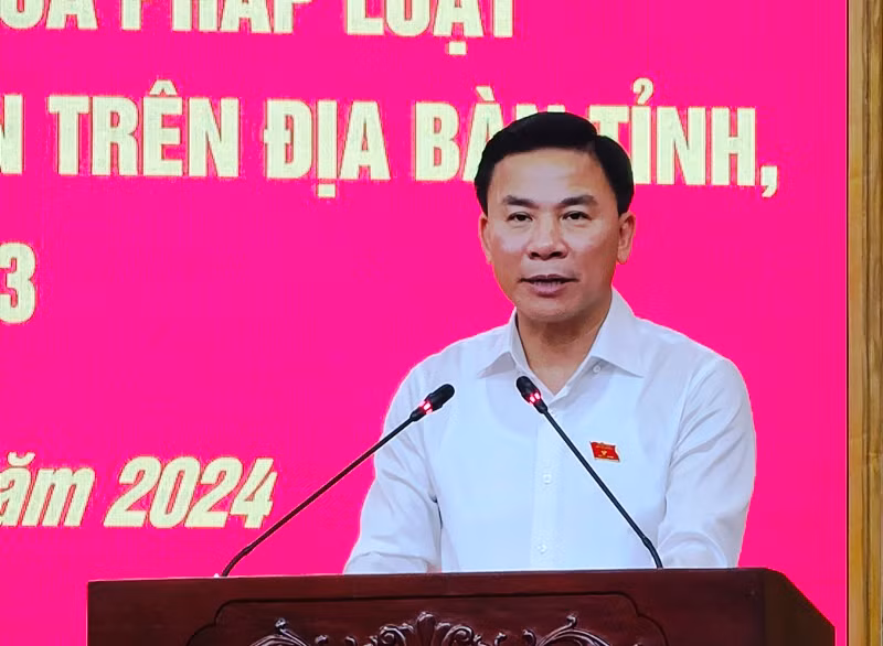 Bí thư Tỉnh ủy, Chủ tịch Hội đồng nhân dân tỉnh Thanh Hóa phát biểu kết luận phiên giải trình.