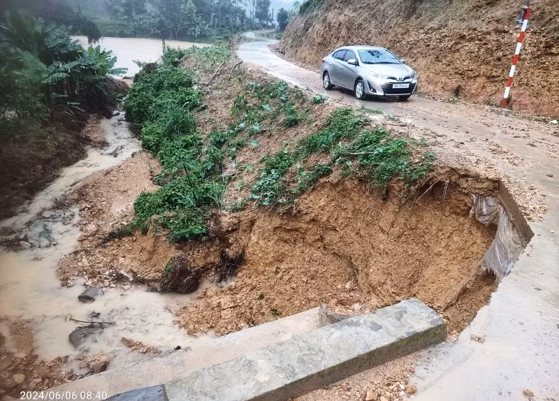 Sạt ta-luy âm đường giao thông ở xã Luận Khê, huyện Thường Xuân, tỉnh Thanh Hóa.
