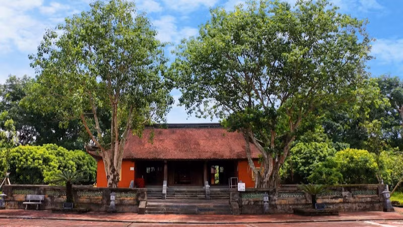 Khu lưu niệm đại danh y Hải Thượng Lãn Ông Lê Hữu Trác tại tỉnh Hà Tĩnh. Khu lưu niệm đại danh y Hải Thượng Lãn Ông Lê Hữu Trác tại tỉnh Hà Tĩnh.