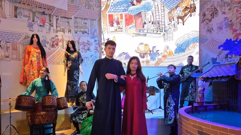 Trình diễn trang phục truyền thống tại EXPO 2025 Osaka.