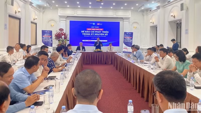 Hội thảo “Hoàn thiện pháp luật để báo chí phát triển trong kỷ nguyên số”. 