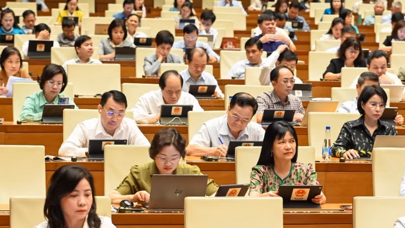 Quốc hội làm việc ở hội trường nghe Báo cáo giải trình, tiếp thu, chỉnh lý dự thảo Luật sửa đổi, bổ sung một số điều của Luật Quảng cáo. (Ảnh: BÙI GIANG)