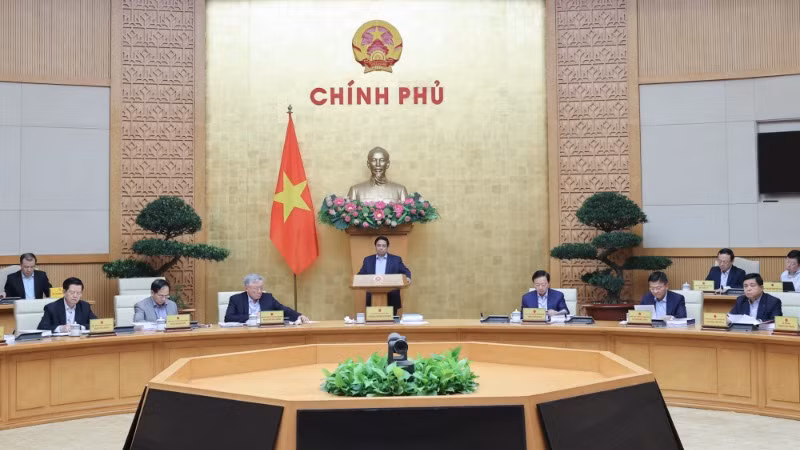 Thủ tướng Phạm Minh Chính chủ trì Phiên họp Chính phủ chuyên đề về xây dựng pháp luật tháng 4 năm 2025. Ảnh: NHẬT BẮC.