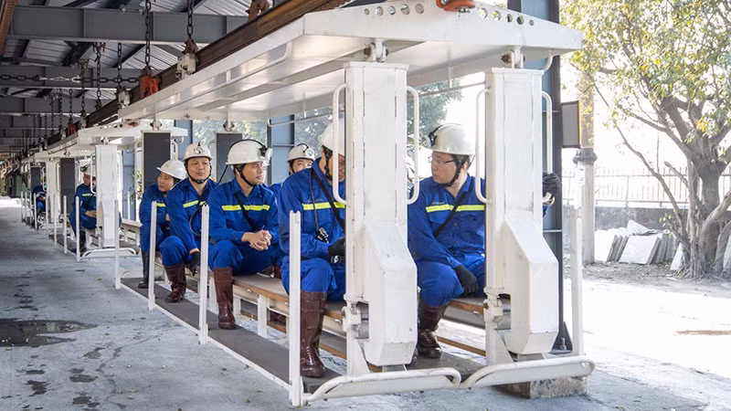 Công ty Than Thống Nhất đưa vào khai thác công trình trọng điểm “Hệ thống monoray kết hợp đầu tàu diesel”, giúp nâng cao hiệu quả sản xuất than.