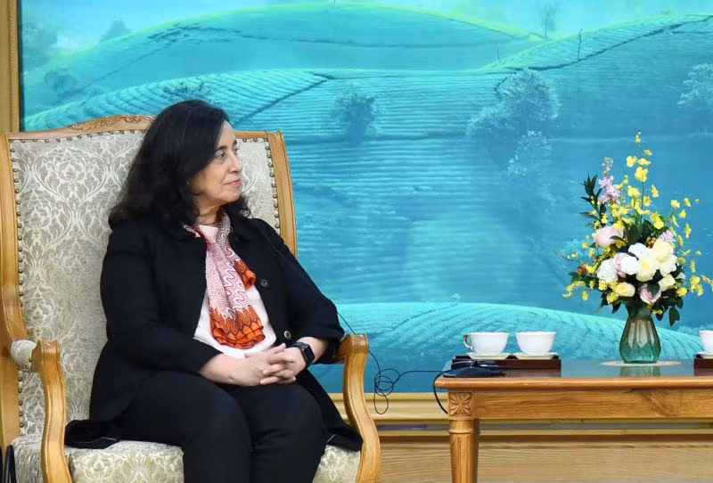 Bà Manuela Ferro, Phó Chủ tịch phụ trách khu vực Đông Á-Thái Bình Dương của Nhóm Ngân hàng Thế giới phát biểu tại buổi tiếp.