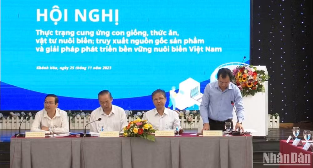 Hội nghị “Thực trạng cung ứng con giống, thức ăn, vật tư nuôi biển; truy xuất nguồn gốc sản phẩm và giải pháp phát triển bền vững nuôi biển Việt Nam”, sáng 25/11.