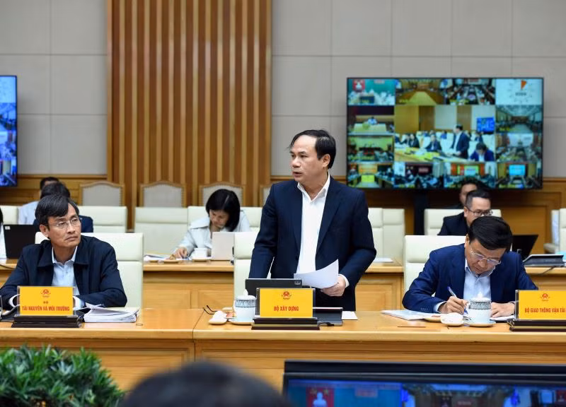 Đại diện lãnh đạo Bộ Xây dựng phát biểu.