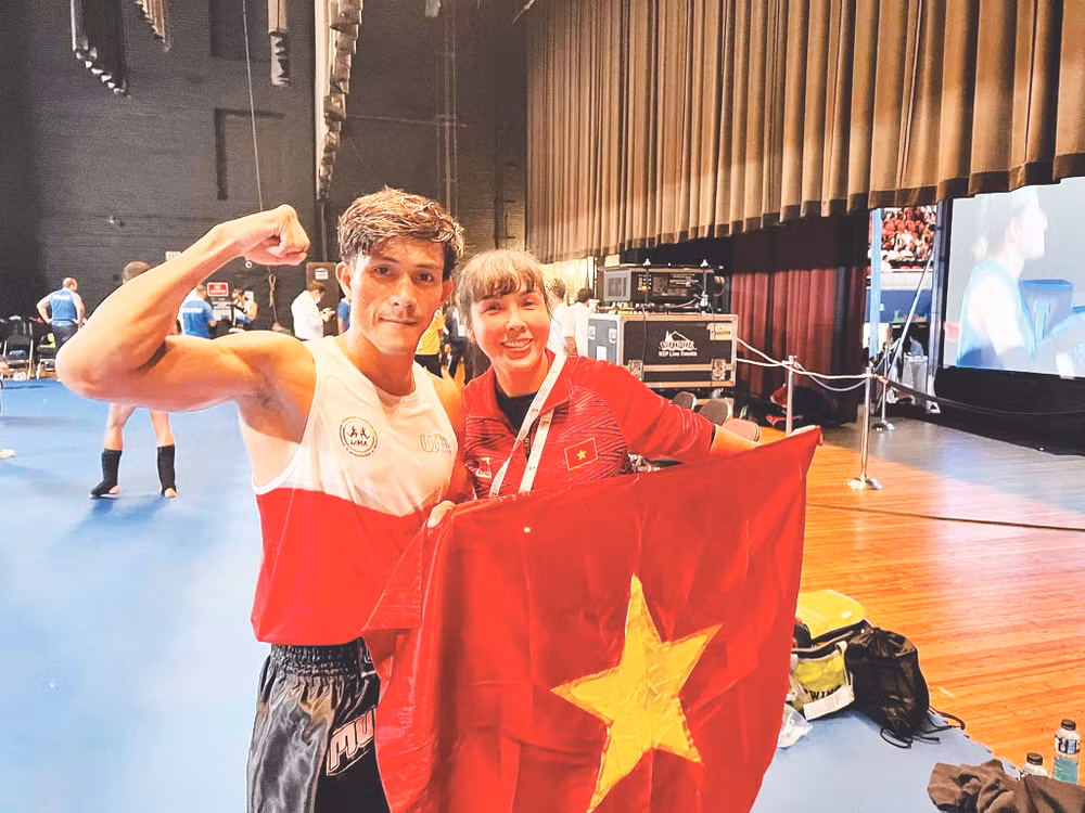 Duy Nhất và vợ. Ảnh trong bài: QUYẾT NGUYỄN