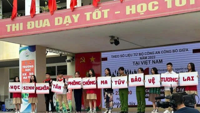 Học sinh Trường trung học cơ sở Nghĩa Tân (quận Cầu Giấy, Hà Nội) tham gia cuộc thi “Trường học không ma túy”. (Ảnh: HUY HÀ)