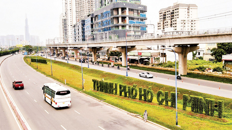 Đầu tư đồng bộ mạng lưới xe buýt kết nối metro Bến Thành-Suối Tiên