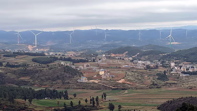 Những tua-bin gió của trang trại điện gió Phú Nguyên Tây.