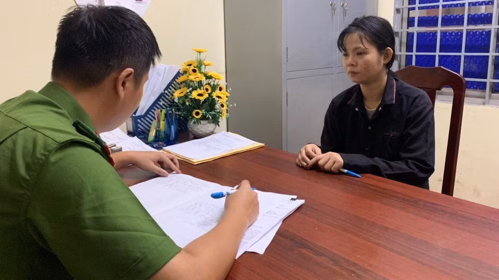 Đối tượng Nguyễn Thị Phương Thảo bị tạm giữ.