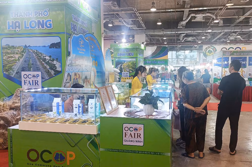 Hội chợ OCOP khu vực Đồng bằng sông Hồng - Quảng Ninh 2025 có sự tham gia của các tỉnh, thành phố trong cả nước. Hội chợ OCOP khu vực Đồng bằng sông Hồng - Quảng Ninh 2025 có sự tham gia của các tỉnh, thành phố trong cả nước.