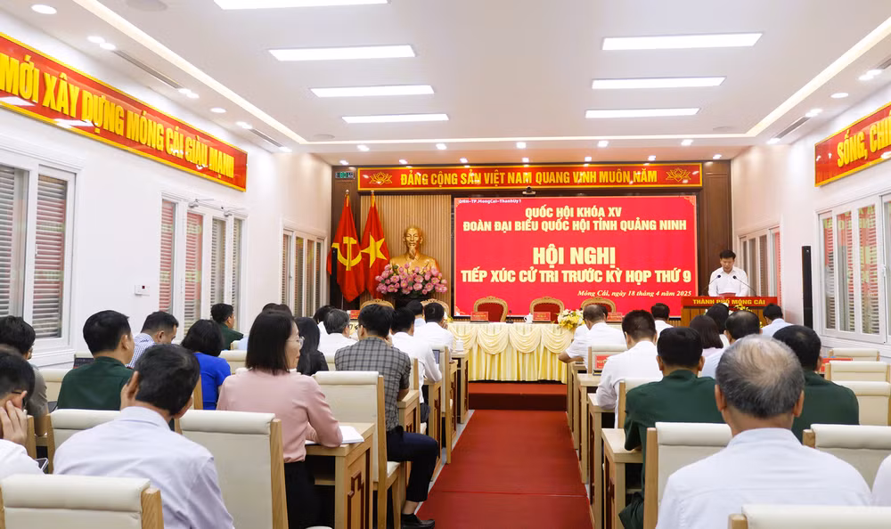 Quang cảnh buổi tiếp xúc.