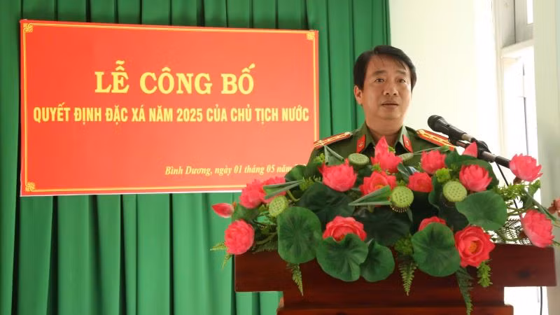 Đại tá Nguyễn Thanh Điệp, Phó Giám đốc Công an tỉnh Bình Dương, phát biểu ý kiến tại lễ công bố Quyết định đặc xá.