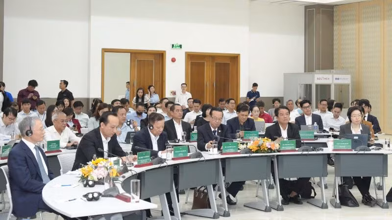 Các đại biểu dự hội thảo. Các đại biểu dự hội thảo.