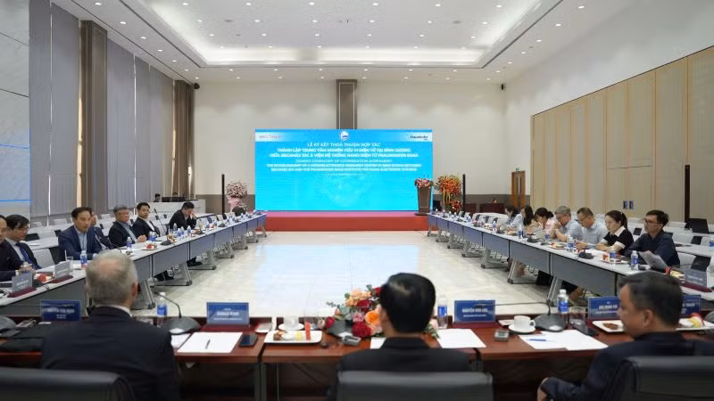 Toàn cảnh buổi ký kết.