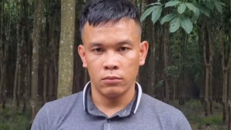 Đối tượng Nguyễn Văn Đức bị bắt giữ để điều tra làm rõ hành vi Cướp tài sản và Hiếp dâm.