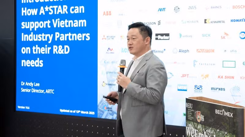 Tiến sĩ Andy Lee, Giám đốc Trung tâm Công nghệ Tái sản xuất tiên tiến (ARTC), Singapore chia sẻ về ARTC và hệ sinh thái hợp tác giữa ARTC và các đối tác.